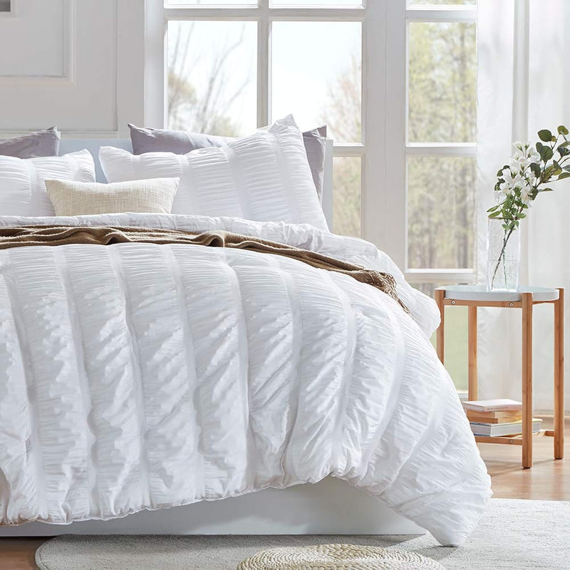 Luxury Seersucker Queen Comforter Set 3-Piece, Soft & Lightweight Down Alterna