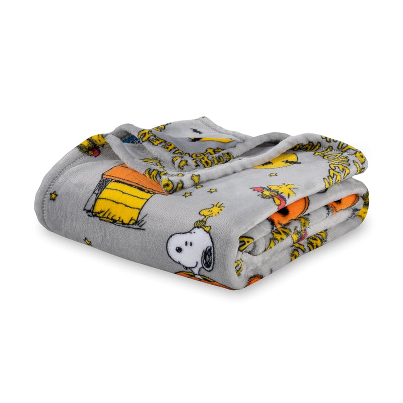 Peanuts® Velvetloft® Cute Character Snoopy Plush Oversized Kids Throw Blanket,
