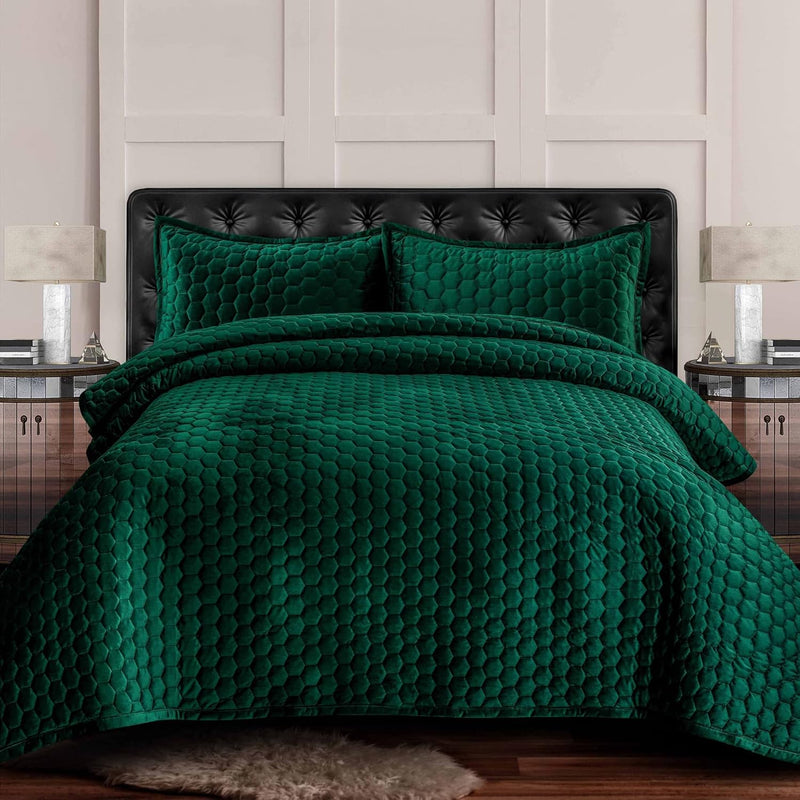 Velvet Queen Quilt, Three-Piece Honeycomb Stitch Bedding Set Includes One Over