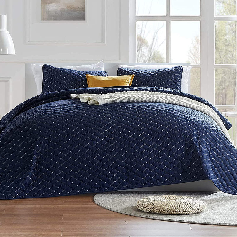 3-Piece Lightweight Reversible Quilt Set - Full/Queen Size (2 Pillow Shams) -